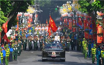 Xe điện Việt kiêu hãnh trong đội hình diễu binh 2/9: Khoảnh khắc tự hào không thể quên