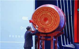 Tổng Bí thư Tô Lâm đánh trống khai giảng năm học mới