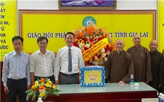 Lãnh đạo Sở Dân tộc và Tôn giáo tỉnh Gia Lai thăm, chúc mừng Ban Trị sự Giáo hội Phật giáo tỉnh nhân dịp Đại lễ Vu lan