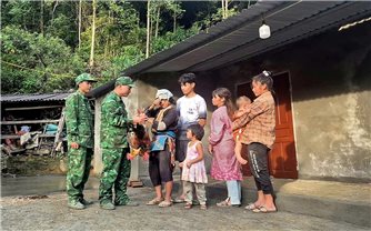 Lá thư tay xúc động của người phụ nữ dân tộc Dao viết trong căn nhà mới