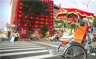 Phố đi bộ Hồ Gươm 