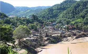 Nghĩa tình dòng Lam