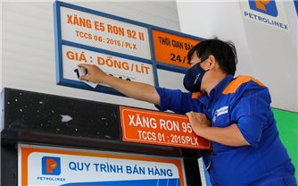Giá xăng vượt 19.000 đồng/lít, RON 95 lên gần 19.300 đồng/lít từ 15h ngày 12/2