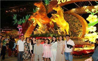 Cần Thơ: Khai mạc đường hoa nghệ thuật chào xuân Bính Ngọ năm 2026