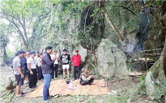 Thiêng liêng nghi lễ Lỡ Đỡ đầu năm mới của đồng bào Bru Vân Kiều