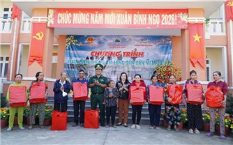 Mang Xuân ấm cho đồng bào khó khăn tại khu vực biên giới Giang Thành