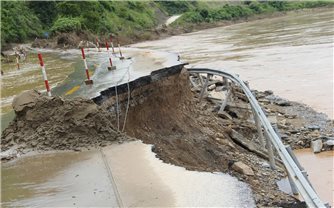 Nối lại huyết mạch giao thông miền Tây xứ Nghệ: Hệ quả khủng khiếp từ thiên tai (Bài 1)