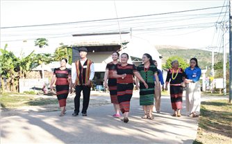 Đồng bào vùng cao Quảng Ngãi rạng ngời niềm tin trong Ngày hội non sông