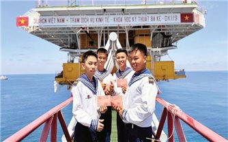 Hoàn thành công tác bầu cử sớm tại nơi xa nhất trên thềm lục địa phía Nam của Tổ quốc