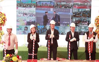 Thắp sáng tương lai cho học sinh vùng biên giới