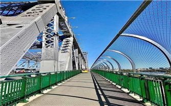 Lắp lưới thép - lá chắn ngăn người nhảy cầu Bến Thủy 1