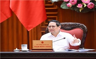 Thủ tướng: Không để thiếu nguồn cung xăng dầu; khẩn trương xây dựng kho dự trữ chiến lược