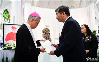 Lãnh đạo Bộ Dân tộc và Tôn giáo viếng Đức Hồng y Gioan Baotixita Phạm Minh Mẫn