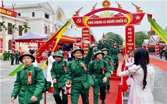 Thanh niên Ninh Bình nô nức lên đường tòng quân