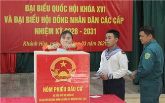 Quân và dân Trường Sa bầu cử sớm