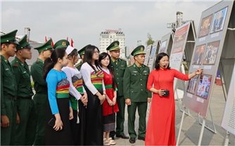 Thanh Hóa triển lãm ảnh tư liệu, tranh cổ động về bầu cử Quốc hội khóa XVI