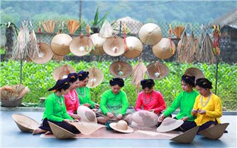 Về thung lũng Lâm Thượng xem người Tày làm du lịch xanh