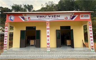 Mở cửa tri thức cho học sinh vùng khó Thanh Hóa