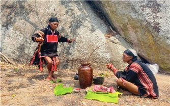 Gia Lai: Chuẩn bị tổ chức Lễ cầu mưa của Yang Pơtao Apui trên núi thần Chư Tao Yang