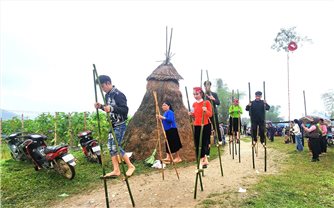 Nghĩa Đô thu hút du khách dịp nghỉ lễ bằng các hoạt động văn hóa dân tộc