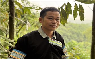 Người có uy tín Sùng A Hềnh 