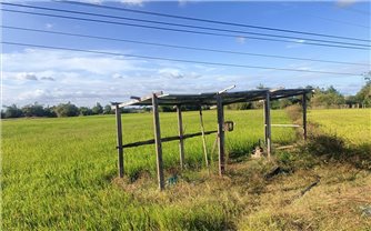 Nông dân xã Ea Rốk khoan giếng, lắp pin năng lượng mặt trời tại ruộng