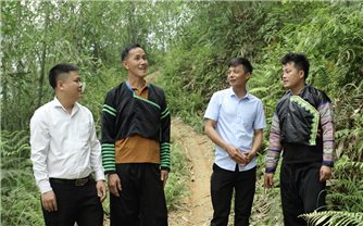 Người có uy tín Sổng A Dũng 