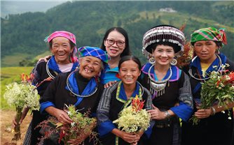 “Phí Phông - Quỷ máu rừng thiêng”: 