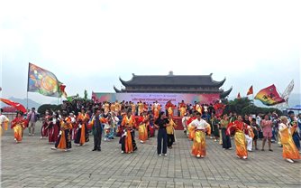 Liên hoan Yosakoi 2026 thổi bùng không khí lễ hội tại Ninh Bình