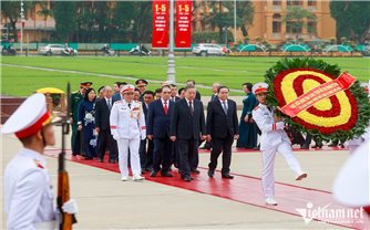 Lãnh đạo Đảng, Nhà nước vào Lăng viếng Chủ tịch Hồ Chí Minh nhân dịp 30/4