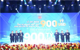 Thương mại Việt Nam lập cột mốc mới, xuất nhập khẩu năm 2025 vượt 900 tỷ USD