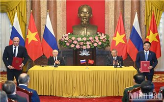 Chủ tịch nước Tô Lâm và Tổng thống Vladimir Putin chứng kiến Lễ trao các văn kiện hợp tác Việt Nam - Liên bang Nga