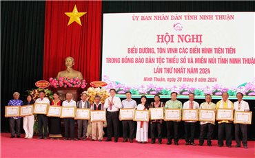 Ninh Thuận biểu dương, tôn vinh các điển hình tiên tiến trong đồng bào DTTS và miền núi