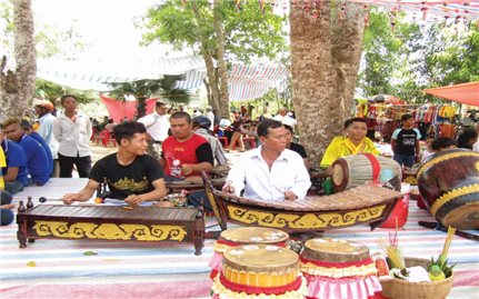Vĩnh Long: Đồng bào Khmer đón Lễ Sen Đolta an lành, hạnh phúc