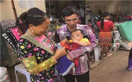 Thực hiện cuộc vận động “Người Việt Nam ưu tiên dùng hàng Việt Nam” ở Mường Nhé: Khi ý thức người dân được nâng cao