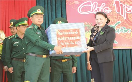 Chủ tịch Quốc hội Nguyễn Thị Kim Ngân làm việc tại tỉnh Đăk Lăk