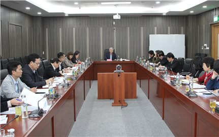 Bộ trưởng, Chủ nhiệm Đỗ Văn Chiến chủ trì họp với các Tiểu ban Hậu cần - Lễ tân, Tuyên truyền - Khánh tiết