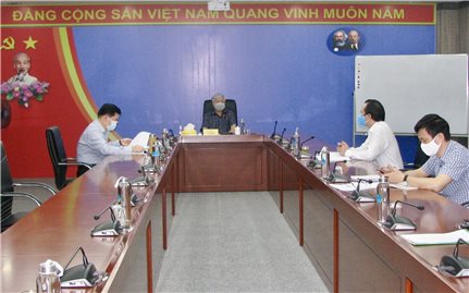 Bộ trưởng Đỗ Văn Chiến chủ trì họp, cho ý kiến về đề tài khoa học cấp Bộ năm 2021
