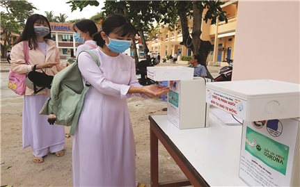 Học sinh của gần 30 tỉnh thành đã trở lại trường học