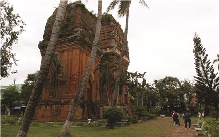 Khai thác giá trị di sản Champa ở Bình Định: Kết hợp bảo tồn với phát triển du lịch