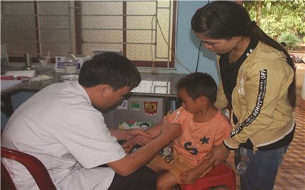 Khám chữa bệnh tuyến cơ sở ở Gia Lai: Nhiều khó khăn do thiếu bác sĩ trầm trọng