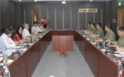 Bộ trưởng, Chủ nhiệm Đỗ Văn Chiến làm việc với Đoàn công tác Học viện Chính trị Công an Nhân dân