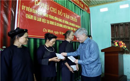 Bộ trưởng, Chủ nhiệm UBDT Đỗ Văn Chiến làm việc tại Lạng Sơn