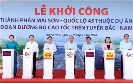Thủ tướng Nguyễn Xuân Phúc: Phải có ít nhất 5.000 km cao tốc