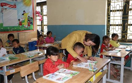 Khó khăn trong triển khai sách giáo khoa mới ở vùng cao Lai Châu