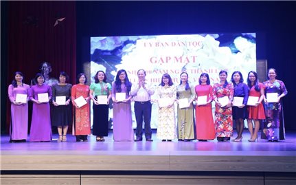 Ủy ban Dân tộc: Gặp mặt nhân Kỷ niệm 90 năm Ngày thành lập Hội Liên hiệp Phụ nữ Việt Nam