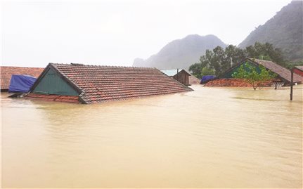 Các tỉnh miền Trung: Vừa phòng chống, vừa khắc phục hậu quả mưa lũ