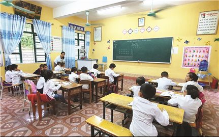 Triển khai chương trình sách giáo khoa mới ở Thanh Hóa: Các trường tiểu học miền núi gặp khó khăn