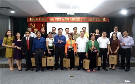 Ủy ban Dân tộc: Gặp mặt đoàn Đại biểu Người có uy tín trong đồng bào DTTS tỉnh Sơn La