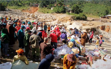 Đồng hành cùng Quảng Nam khắc phục hậu quả bão lũ